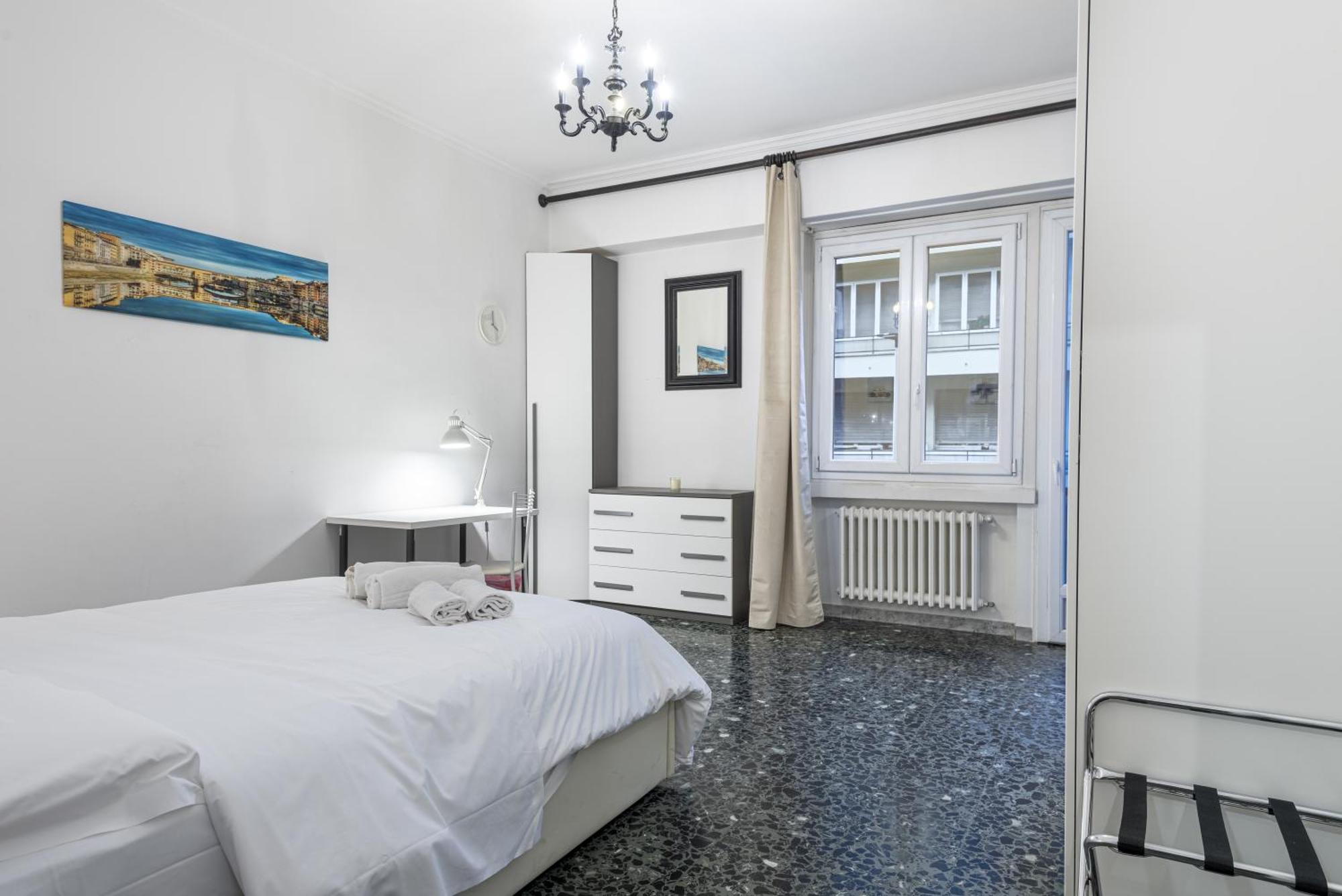 Comfortable 10 Minutes From Center Appartamento *