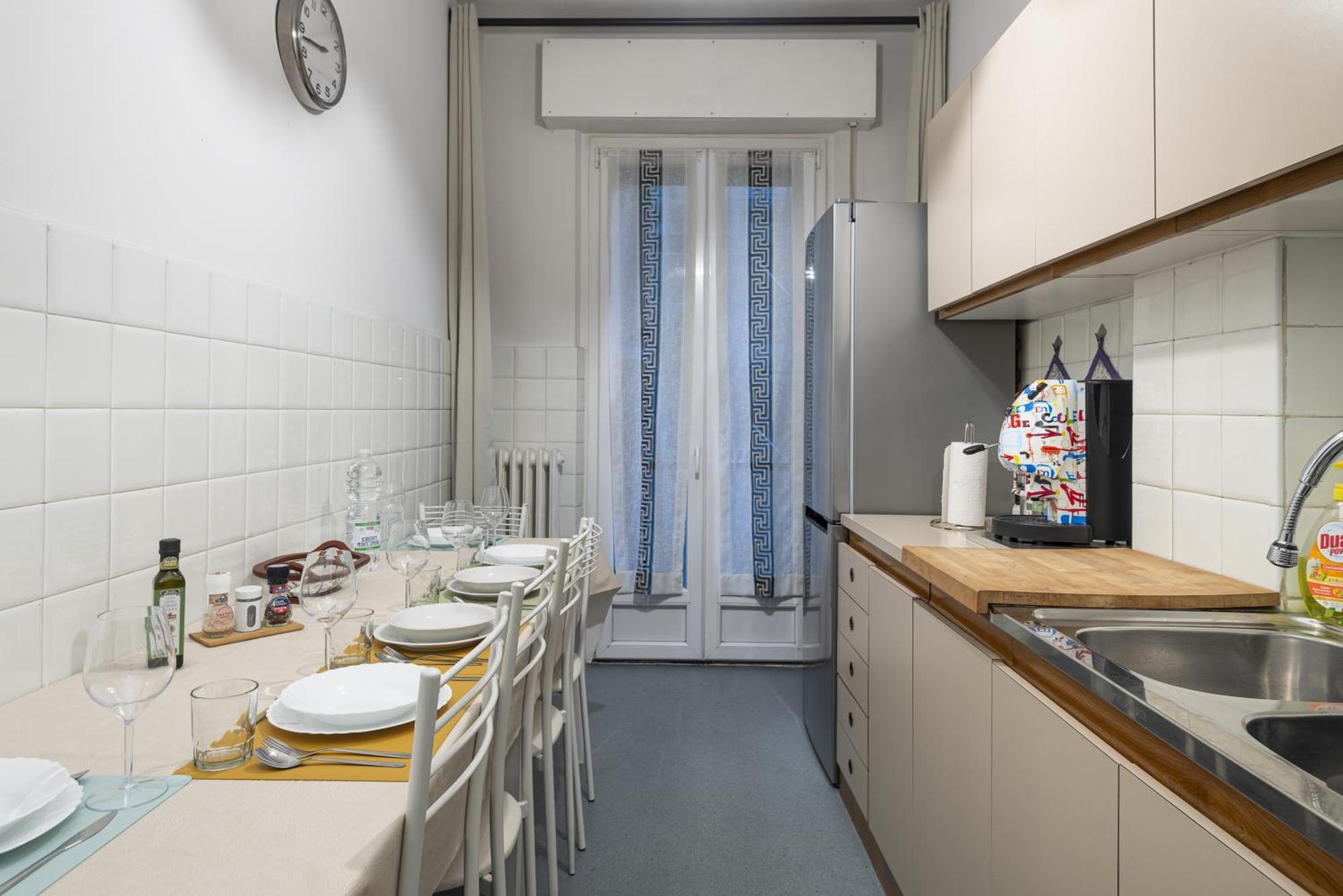 Comfortable 10 Minutes From Center Appartamento *